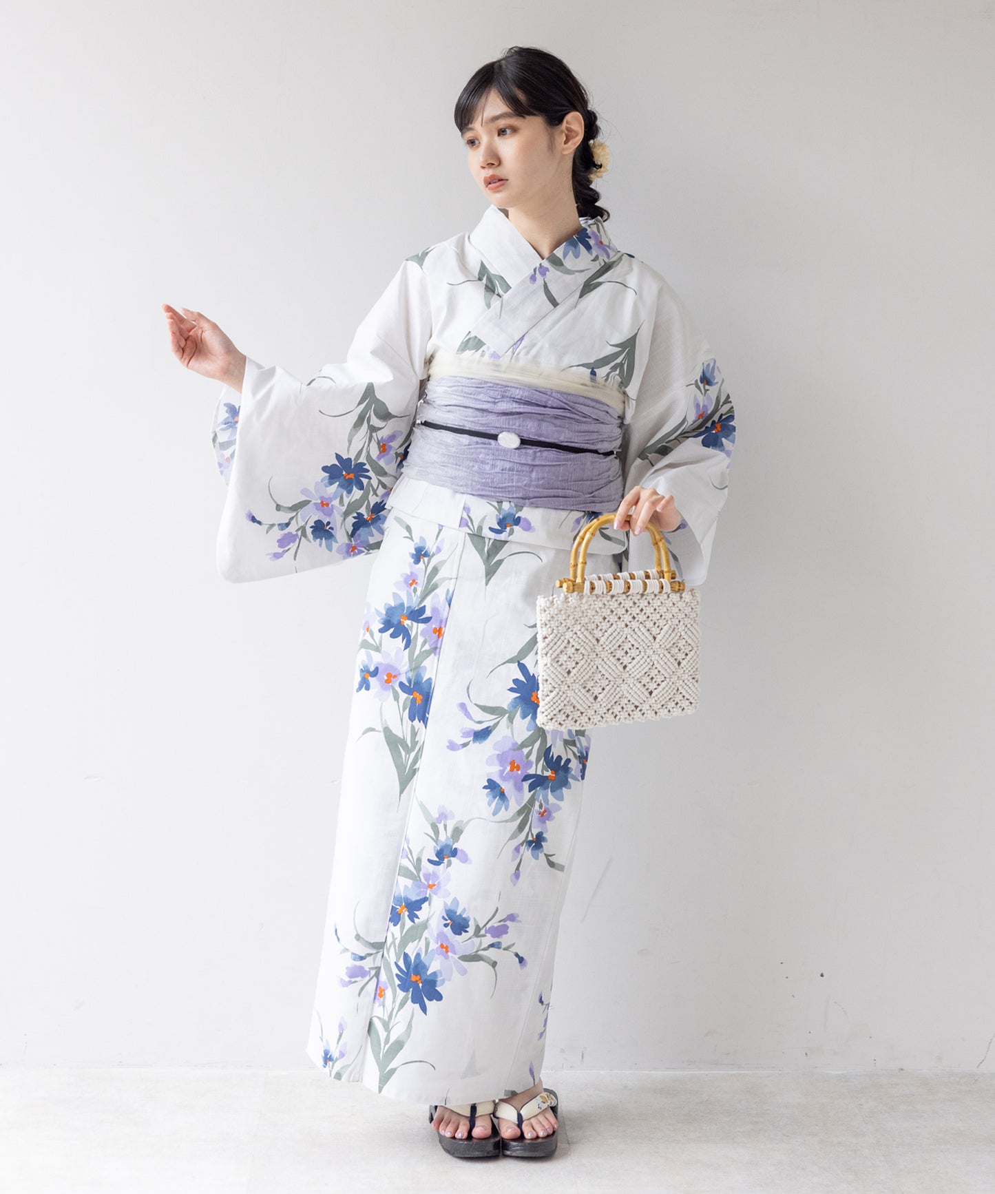 こだわり浴衣 5点セット (浴衣/帯/下駄/腰紐/着付け冊子) 変わり織生地 ホワイト系 ブルー パープル