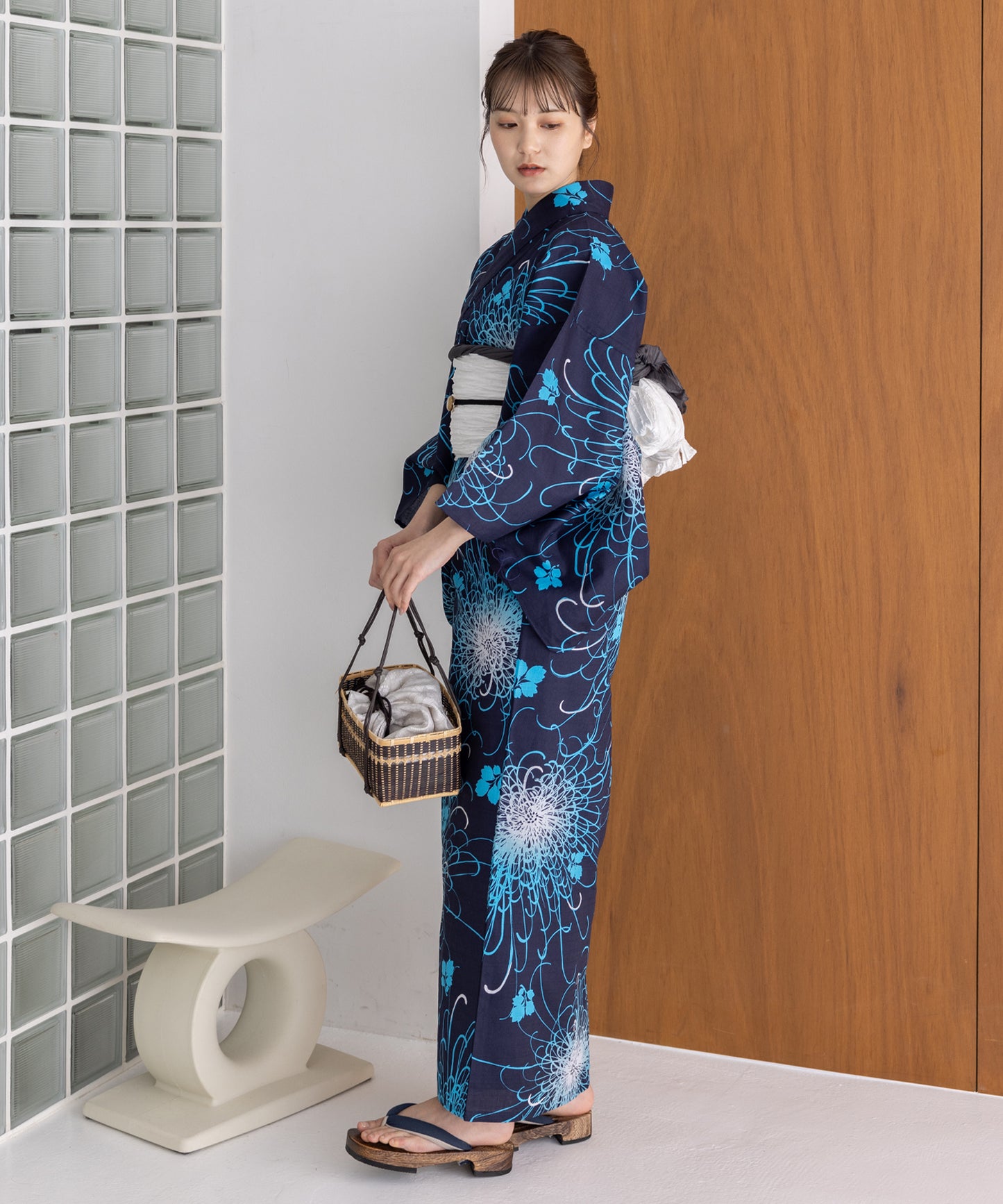 こだわり浴衣5点セット(浴衣/帯/下駄/腰紐/着付け冊子) 変わり織生地 ネイビー 紺 糸菊