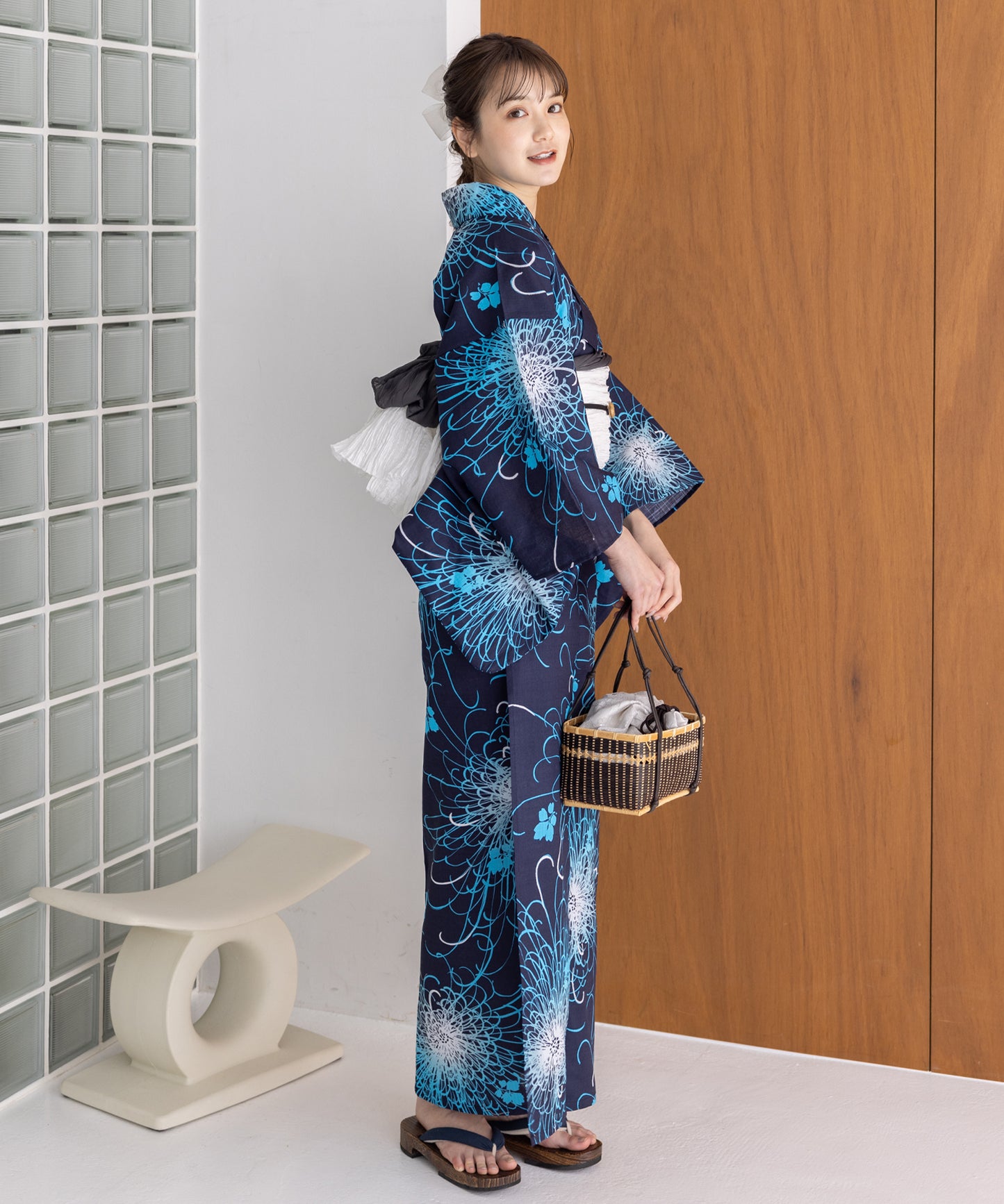 こだわり浴衣5点セット(浴衣/帯/下駄/腰紐/着付け冊子) 変わり織生地 ネイビー 紺 糸菊