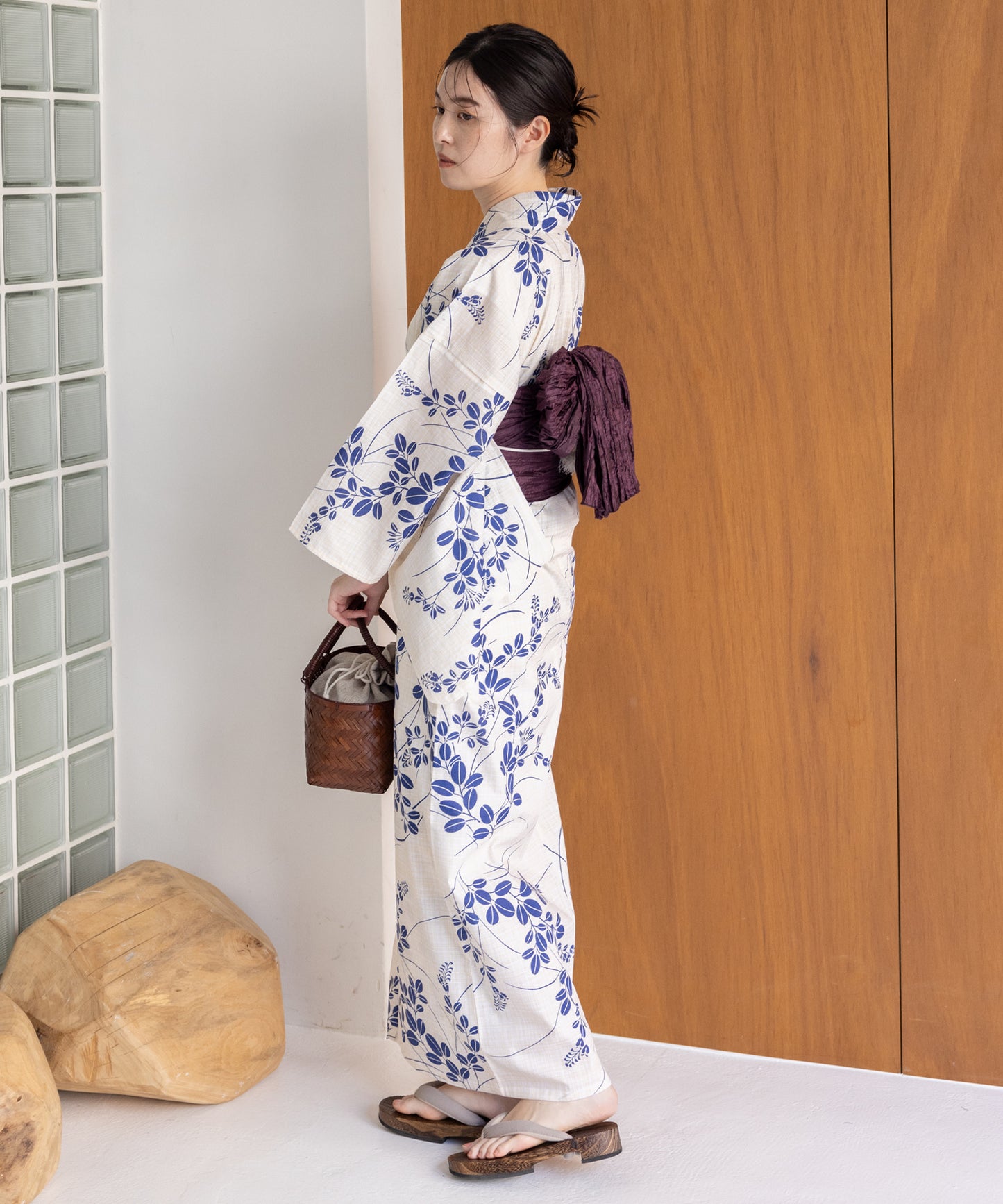 こだわり浴衣5点セット(浴衣/帯/下駄/腰紐/着付け冊子) 変わり織生地 ブルー ホワイト系