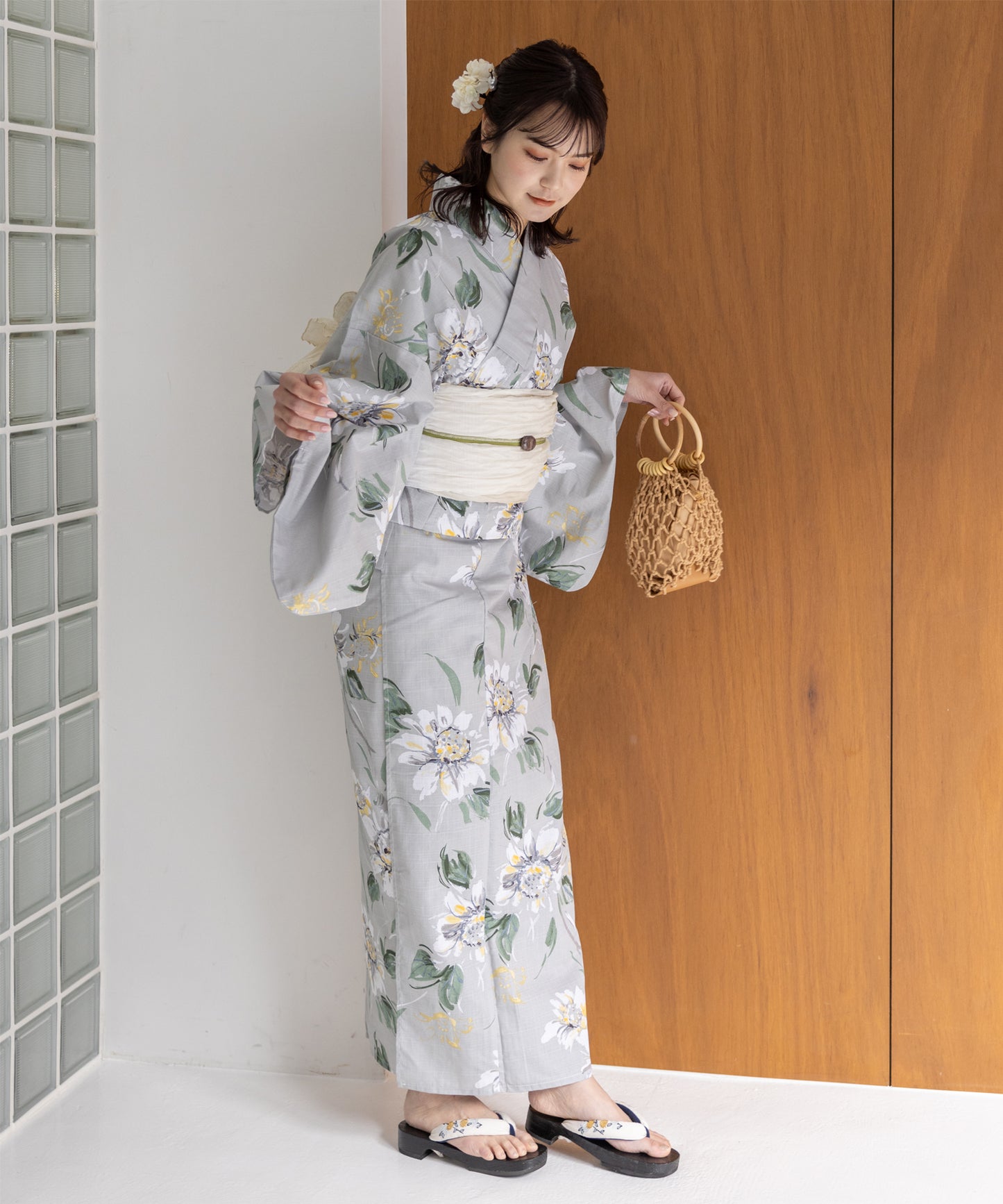 こだわり浴衣5点セット (浴衣/帯/下駄/腰紐/着付け冊子) 変わり織生地 ライトグレー グレー 向日葵 ヒマワリ ひまわり 手書き