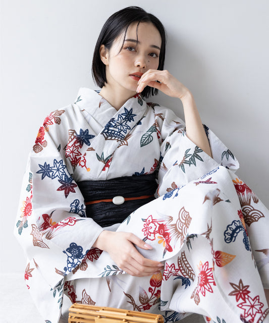 こだわり浴衣 5点セット (浴衣/帯/下駄/腰紐/着付け冊子) 変わり織生地 ホワイト系 紅型 びんがた