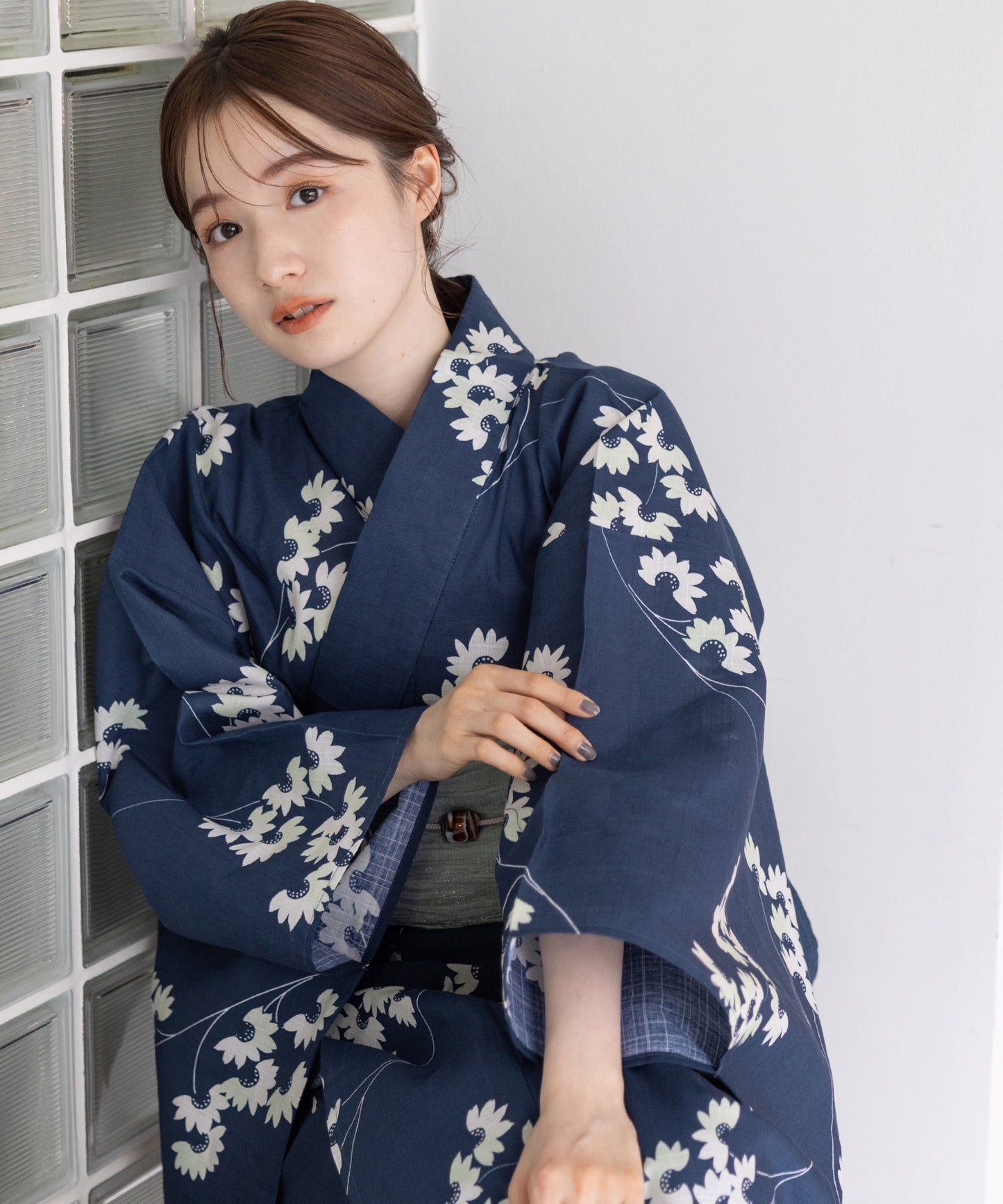 こだわり浴衣5点セット (浴衣/帯/下駄/腰紐/着付け冊子) 変わり織生地 ブルー 小花