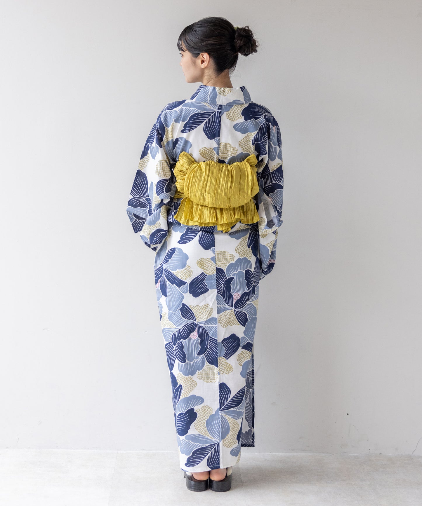 こだわり浴衣5点セット (浴衣/帯/下駄/腰紐/着付け冊子) 変わり織生地 ブルー