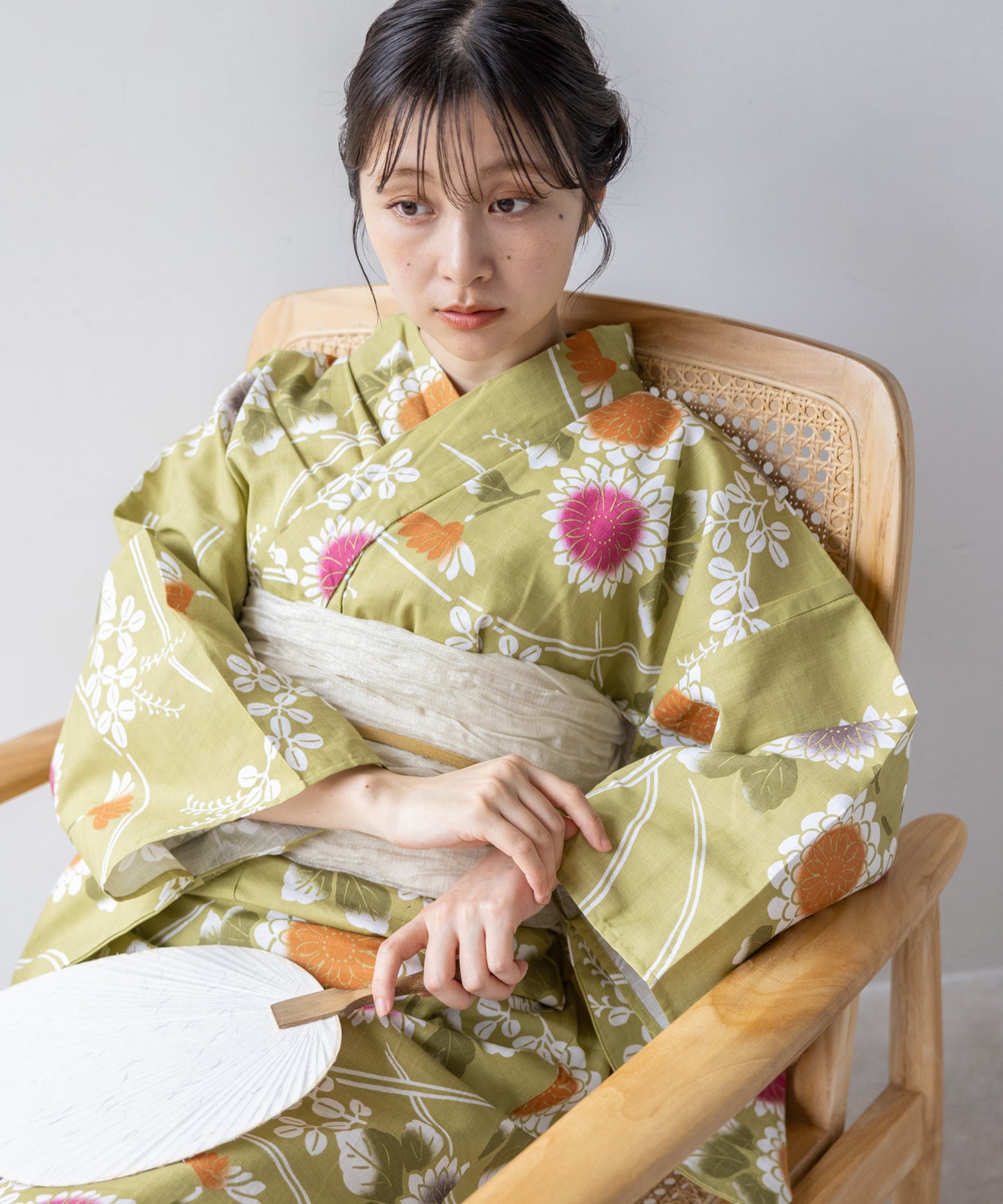こだわり浴衣 5点セット (浴衣/帯/下駄/腰紐/着付け冊子) 変わり織生地 イエロー 菊