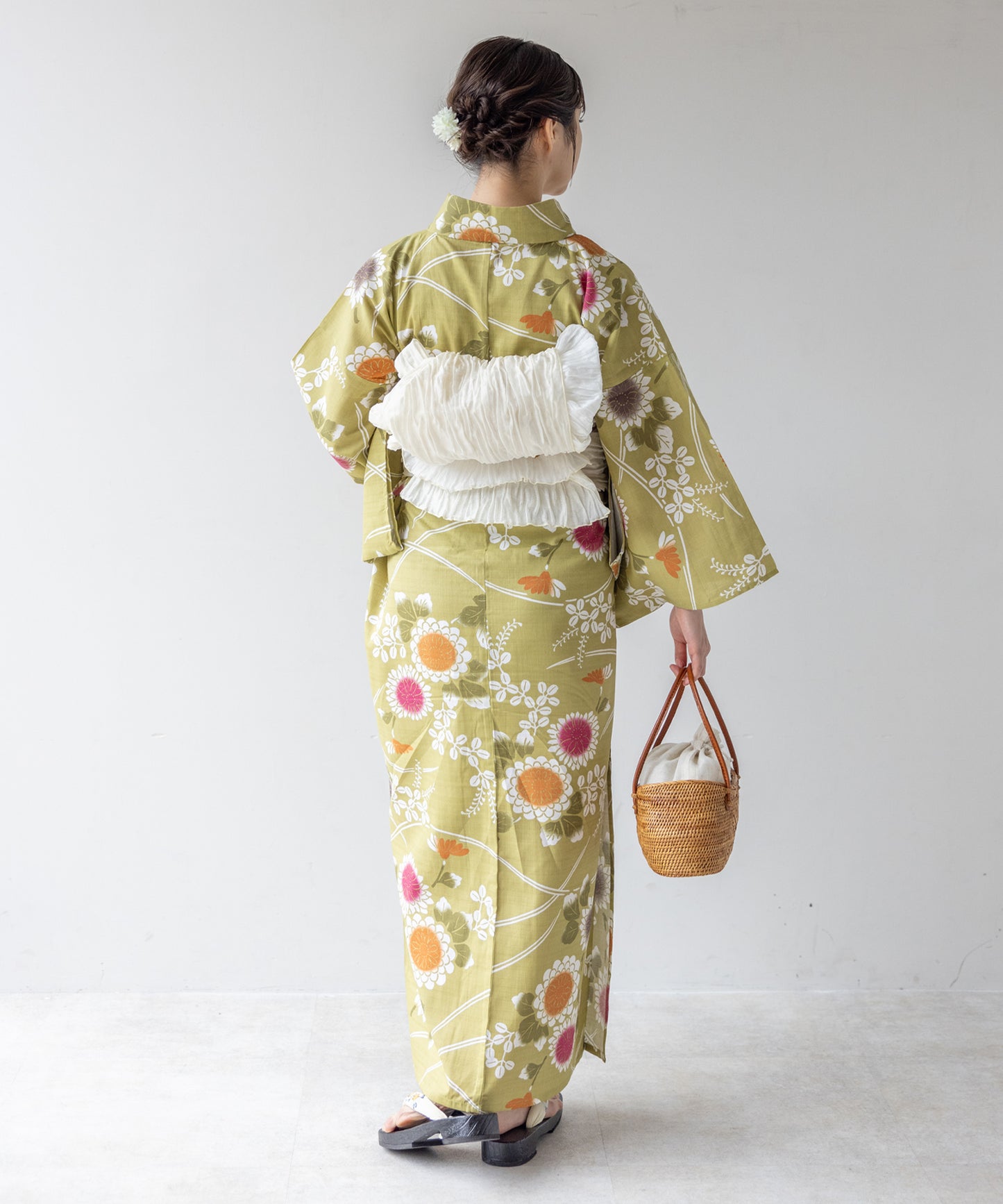こだわり浴衣 5点セット (浴衣/帯/下駄/腰紐/着付け冊子) 変わり織生地 イエロー 菊