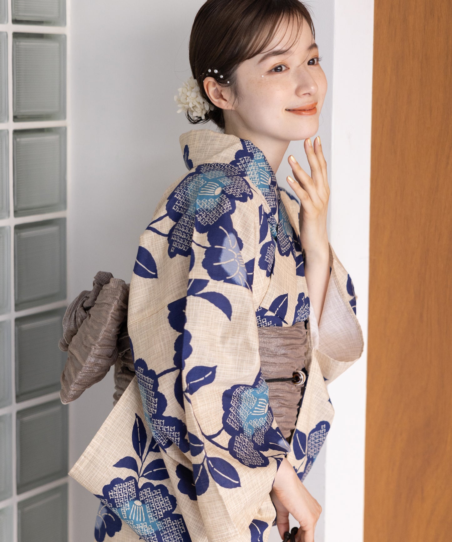 こだわり浴衣5点セット(浴衣/帯/下駄/腰紐/着付け冊子) 変わり織生地 ベージュ ブルー 椿 つばき