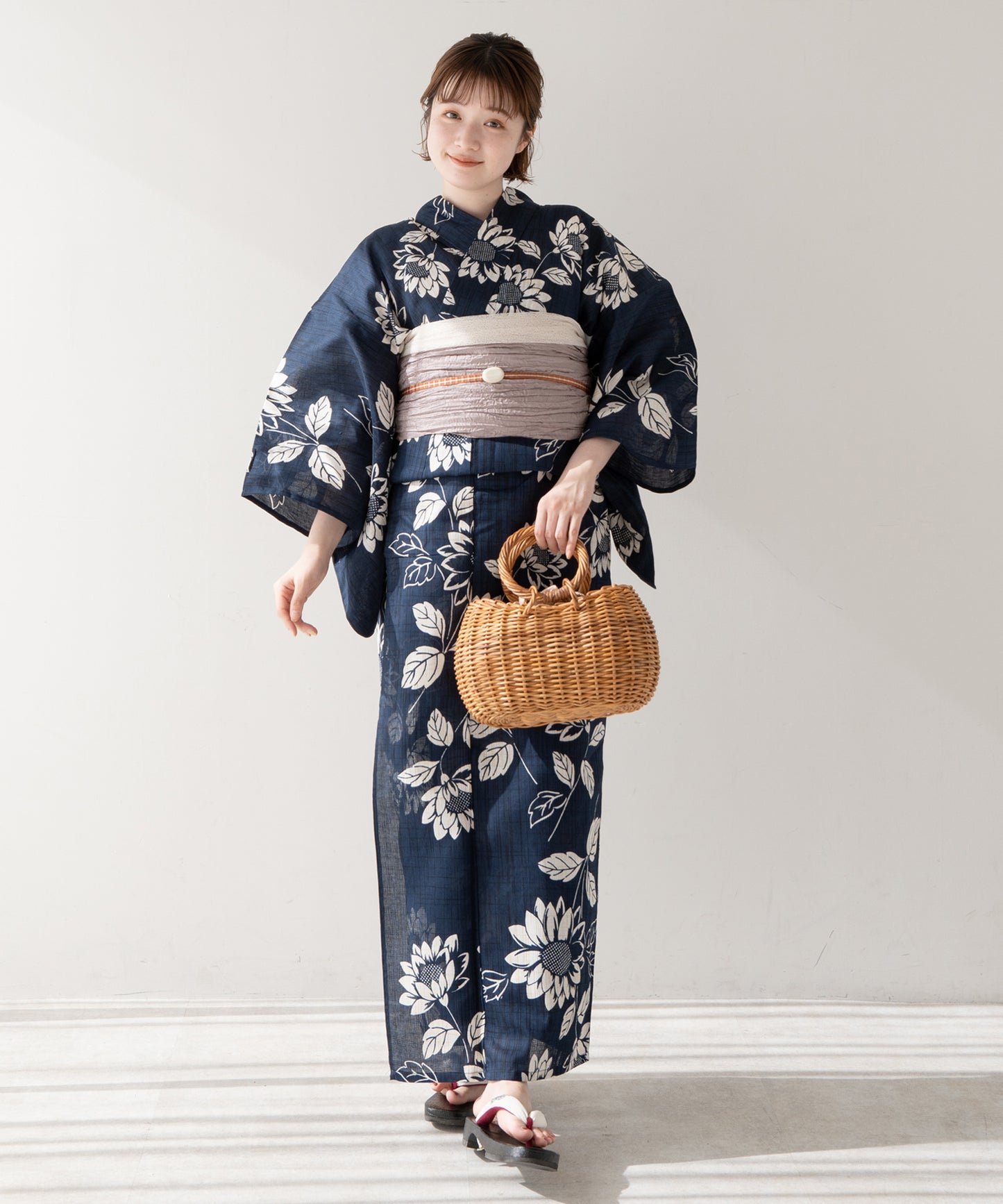 こだわり 浴衣 5点セット (浴衣/帯/下駄/腰紐/着付け冊子) ※レース兵児帯は別売り 麻混 綿麻 ネイビー ひまわり