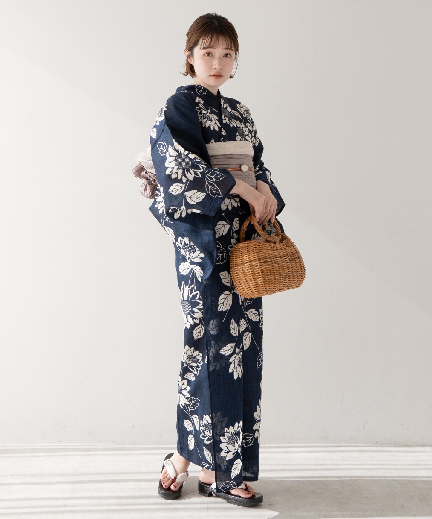 こだわり 浴衣 5点セット (浴衣/帯/下駄/腰紐/着付け冊子) ※レース兵児帯は別売り 麻混 綿麻 ネイビー ひまわり
