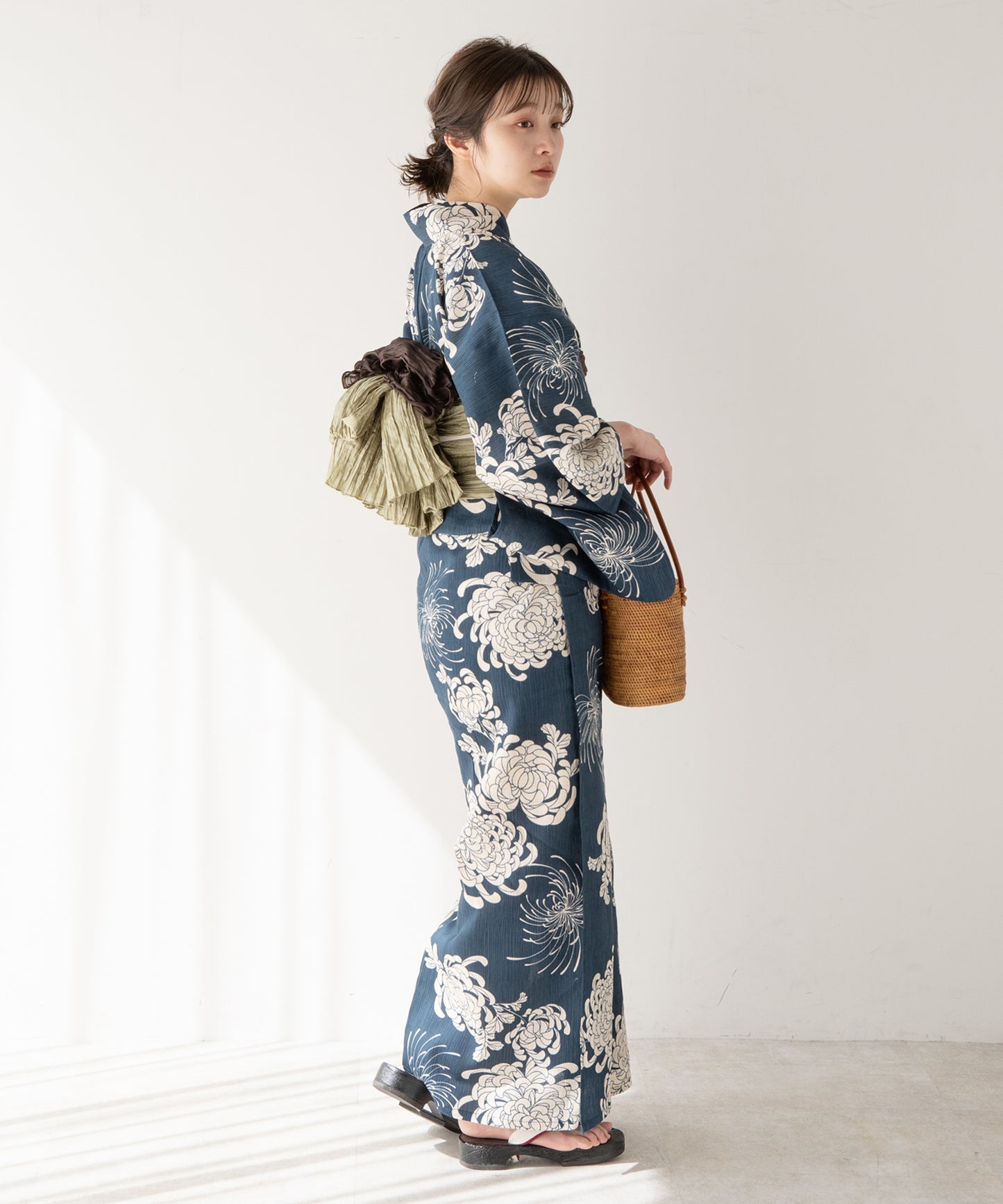 こだわり 浴衣 5点セット (浴衣/帯/下駄/腰紐/着付け冊子) ※プリーツ兵児帯は別売り 麻混 綿麻 ブルーグリーン ネイビー 菊