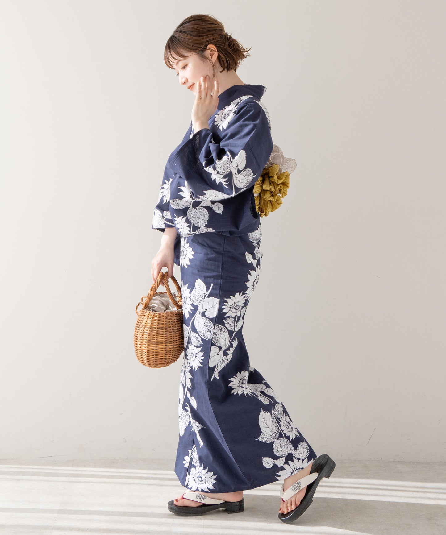 こだわり 浴衣 5点セット (浴衣/帯/下駄/腰紐/着付け冊子) ※レース兵児帯は別売り ネイビー ひまわり