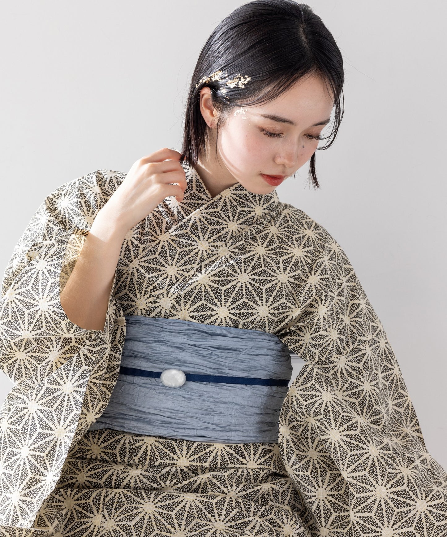 こだわり 浴衣 5点セット (浴衣/帯/下駄/腰紐/着付け冊子) 先染め 綿麻 グレー 麻の葉 鹿の子