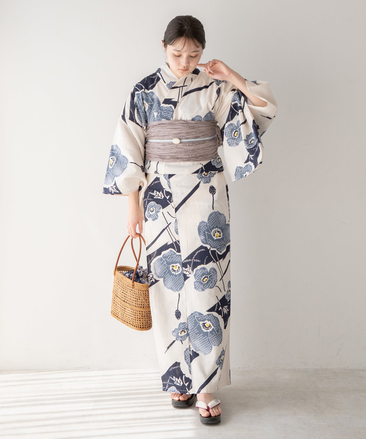 こだわり 浴衣 5点セット (浴衣/帯/下駄/腰紐/着付け冊子) 麻混 綿麻 ブルー ネイビー 椿