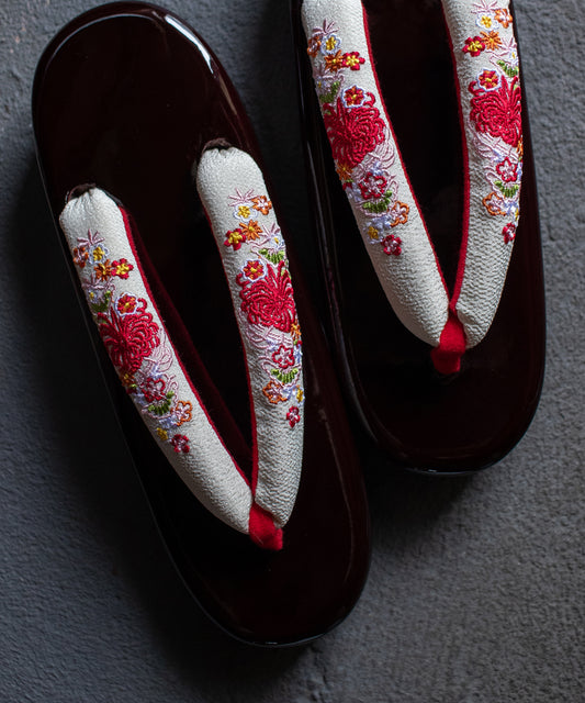 レディース浴衣下駄 塗台刺繍下駄シリーズB ホワイト古典