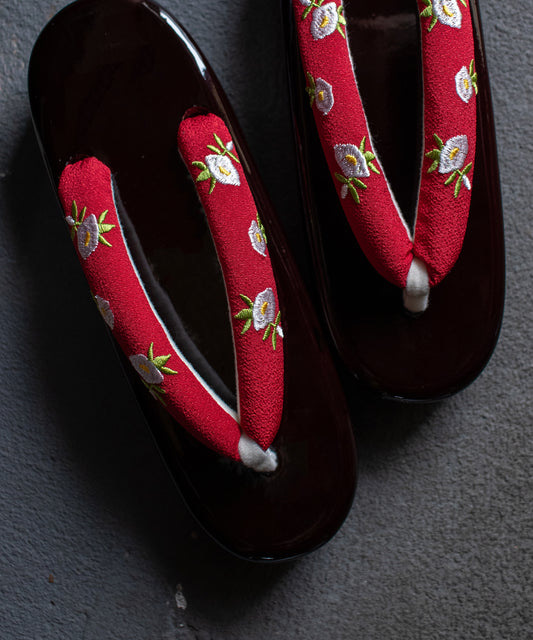 レディース浴衣下駄 塗台刺繍下駄シリーズB レッド椿