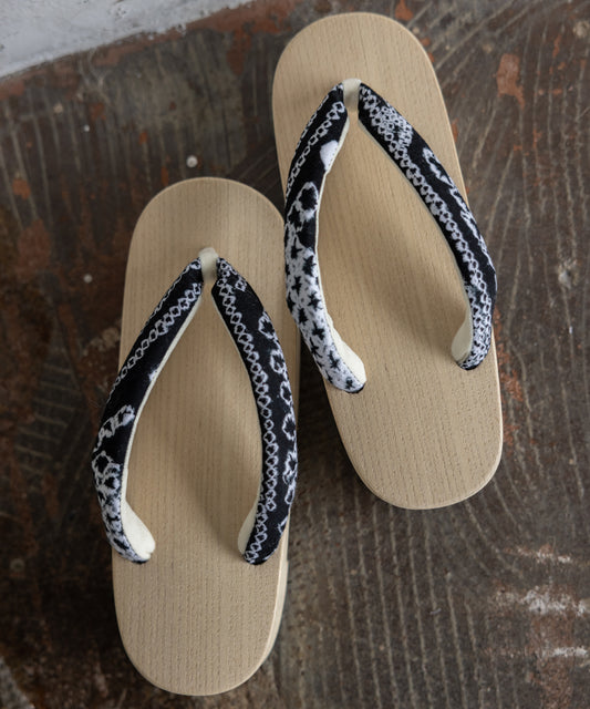 下駄 - 有松絞りの鼻緒 -