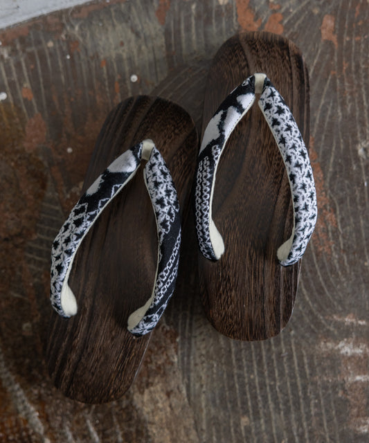 下駄 - 有松絞りの鼻緒 -