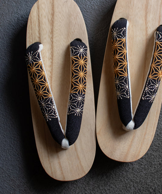 レディース浴衣下駄 白木台刺繍下駄シリーズB ブラック麻の葉