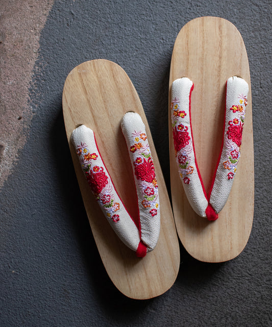 レディース浴衣下駄 白木台刺繍下駄シリーズB ホワイト古典