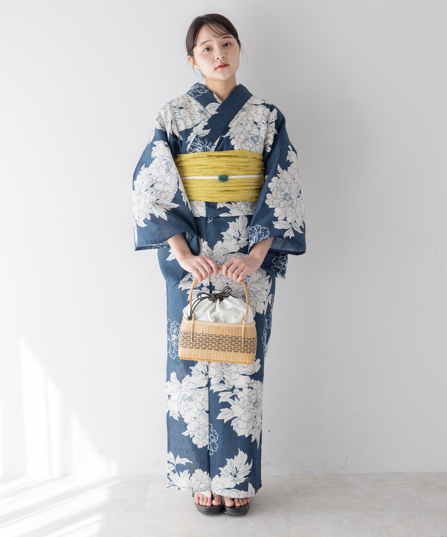 こだわり 浴衣 5点セット (浴衣/帯/下駄/腰紐/着付け冊子) 麻混 綿麻 ネイビー ブルーグリーン 牡丹 ボタン