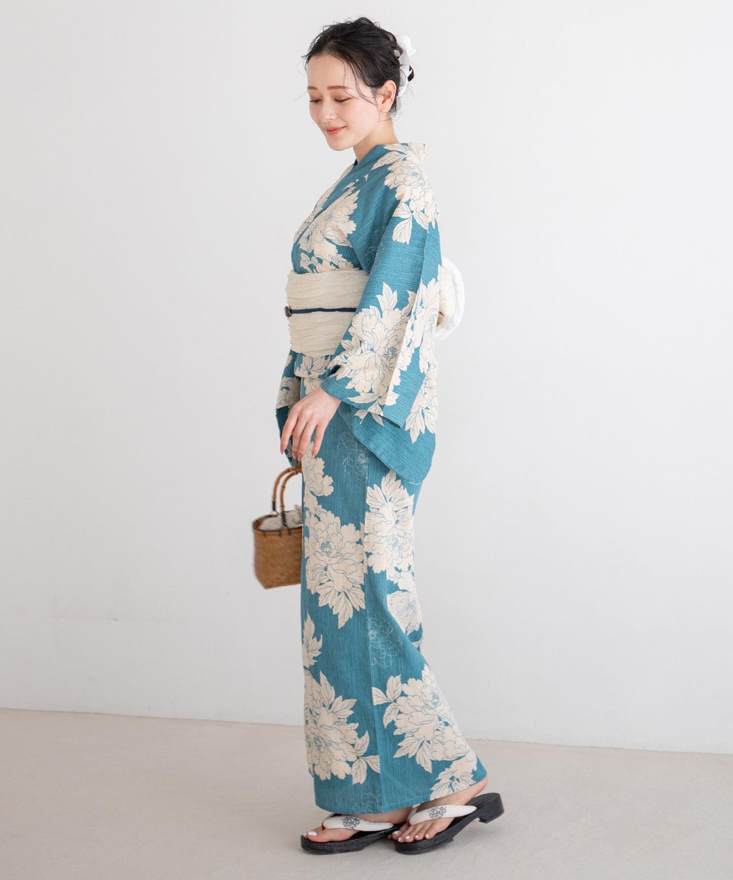 薄藍の牡丹 こだわり浴衣5点セット (浴衣/帯/下駄/腰紐/着付け冊子)