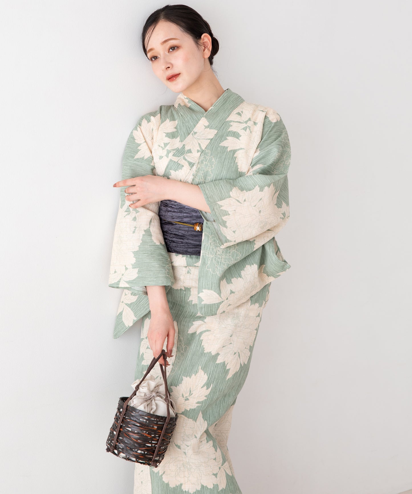 若草色に芍薬 こだわり浴衣5点セット (浴衣/帯/下駄/腰紐/着付け冊子)