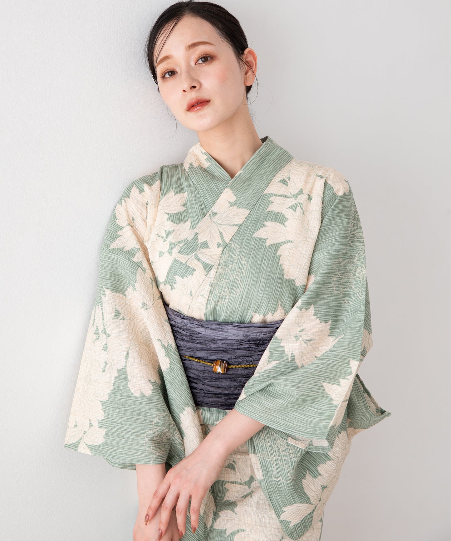 若草色に芍薬 こだわり浴衣5点セット (浴衣/帯/下駄/腰紐/着付け冊子)
