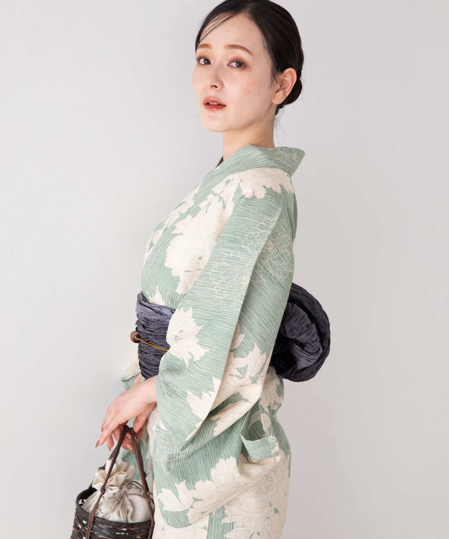 若草色に芍薬 こだわり浴衣5点セット (浴衣/帯/下駄/腰紐/着付け冊子)