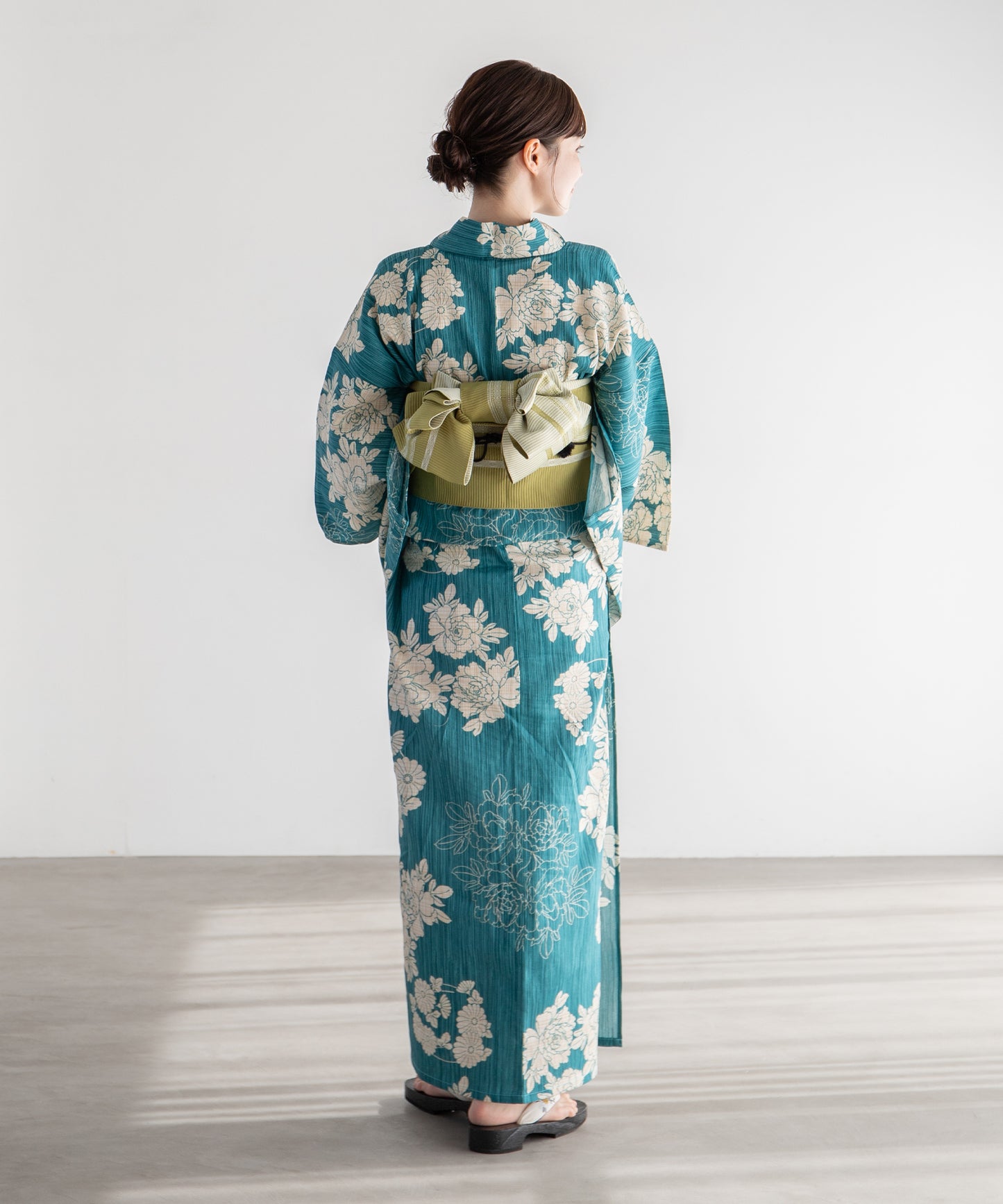薄藍の花涼み こだわり浴衣5点セット (浴衣/帯/下駄/腰紐/着付け冊子)
