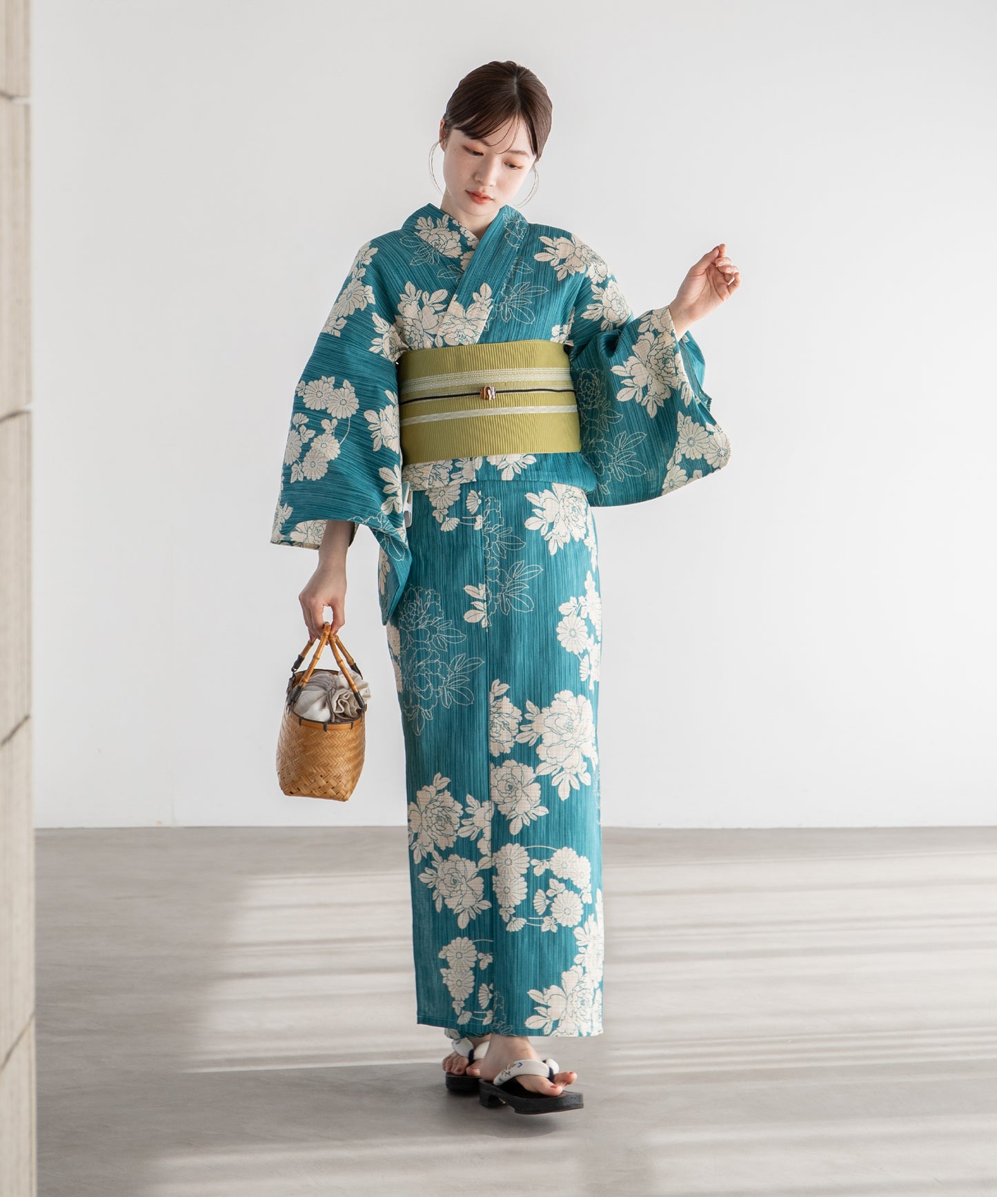 薄藍の花涼み こだわり浴衣5点セット (浴衣/帯/下駄/腰紐/着付け冊子)
