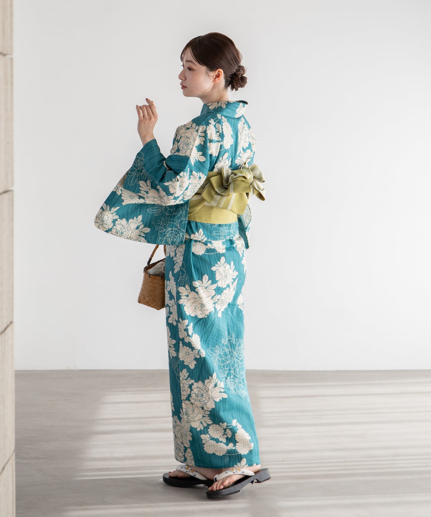 薄藍の花涼み こだわり浴衣5点セット (浴衣/帯/下駄/腰紐/着付け冊子)