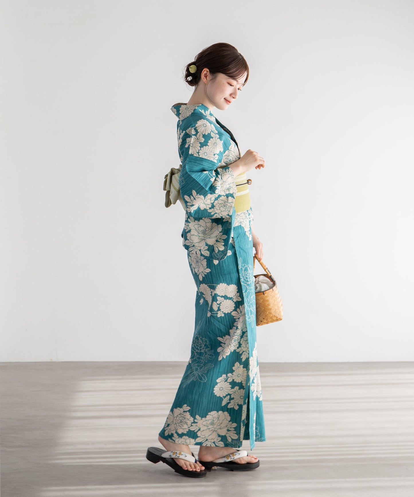 薄藍の花涼み こだわり浴衣5点セット (浴衣/帯/下駄/腰紐/着付け冊子)