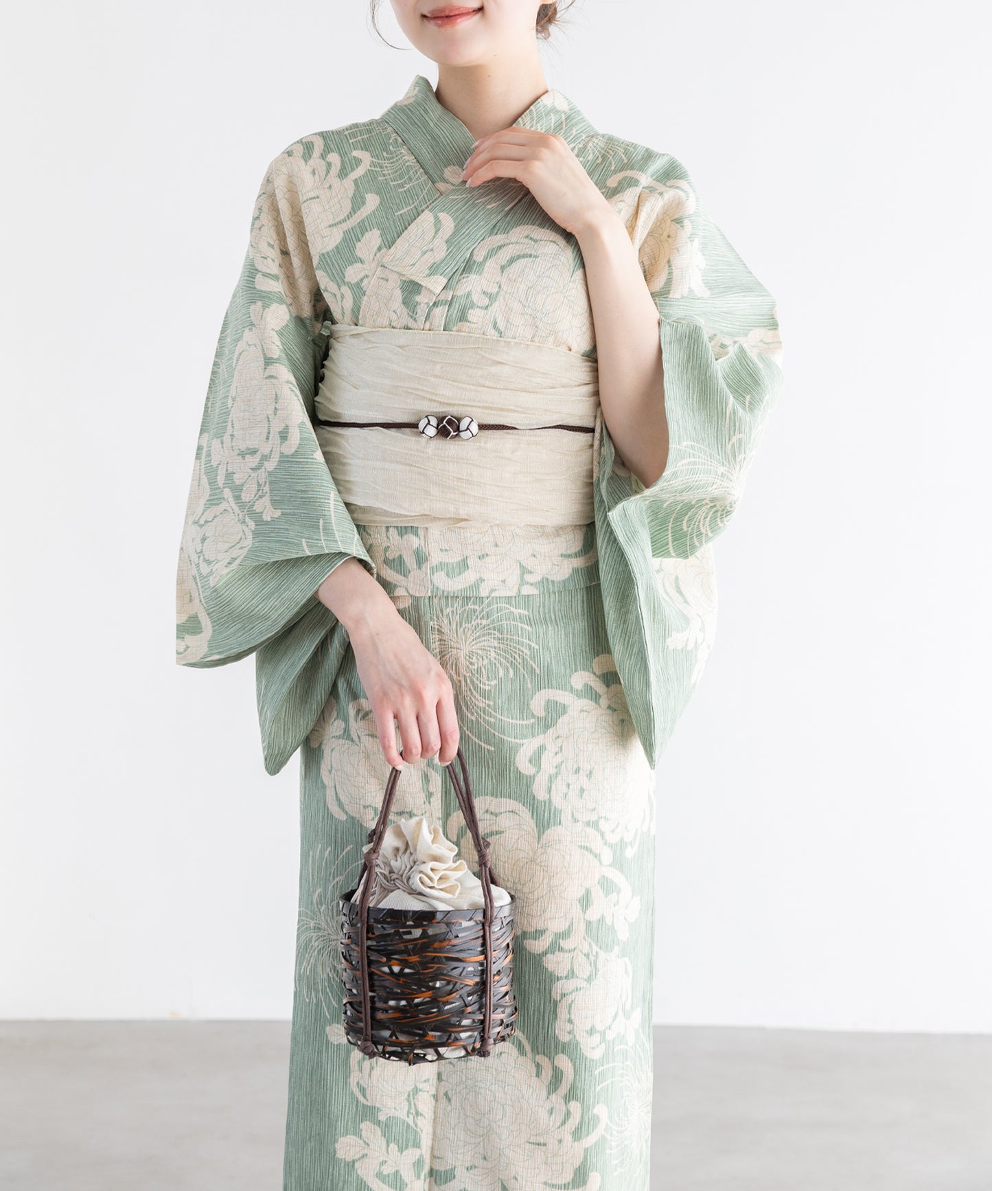 若草色に乱菊 こだわり浴衣5点セット (浴衣/帯/下駄/腰紐/着付け冊子)