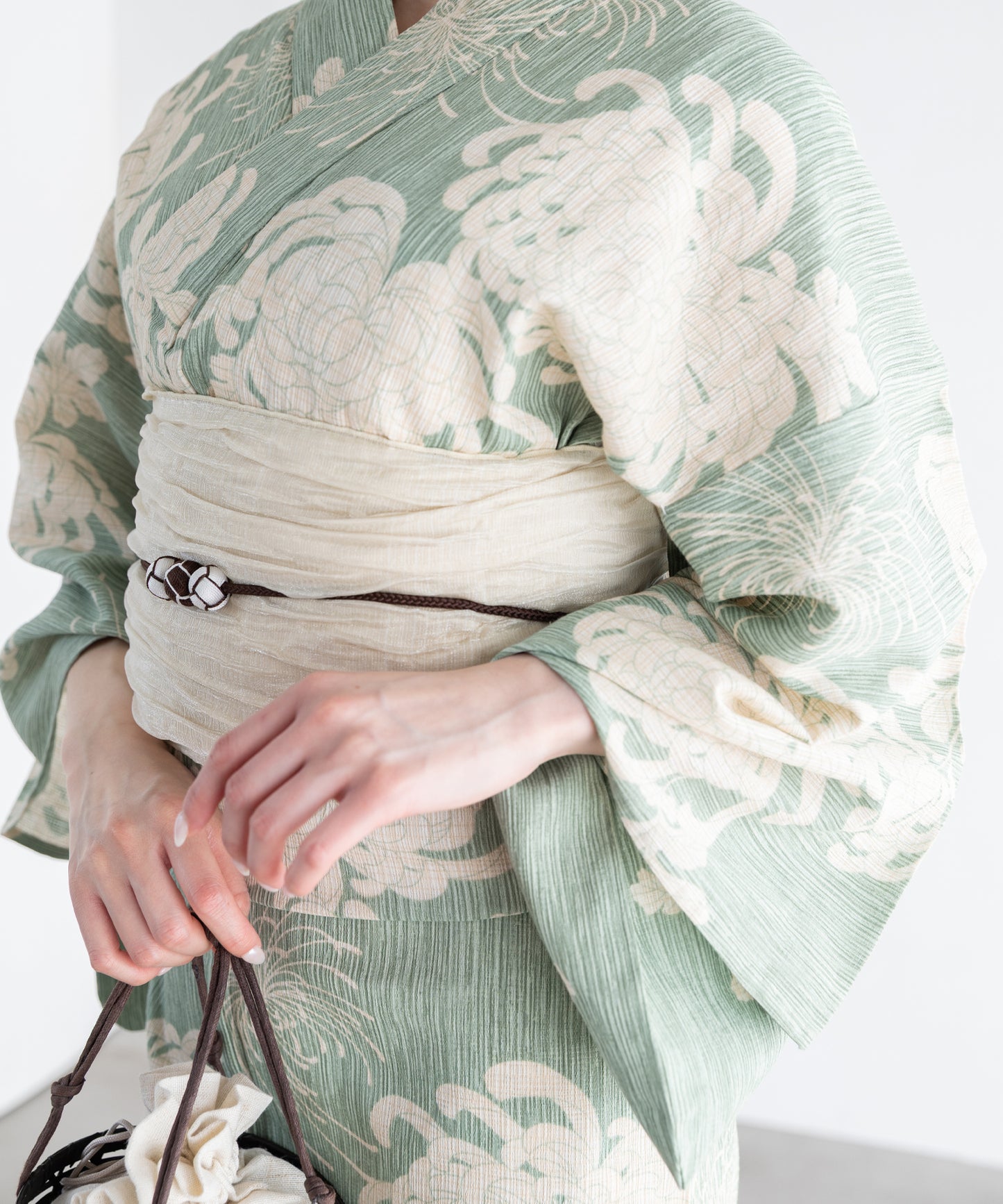 若草色に乱菊 こだわり浴衣5点セット (浴衣/帯/下駄/腰紐/着付け冊子)