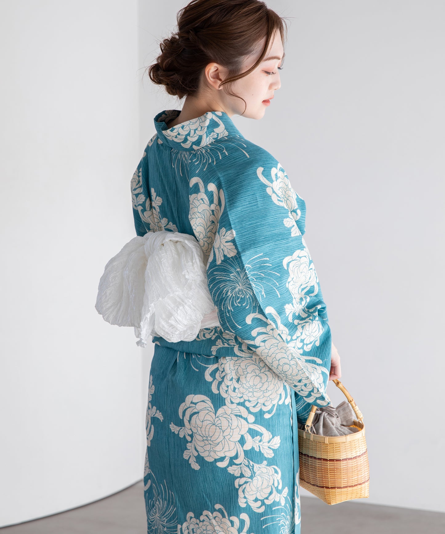 薄藍の乱菊 こだわり浴衣5点セット (浴衣/帯/下駄/腰紐/着付け冊子)