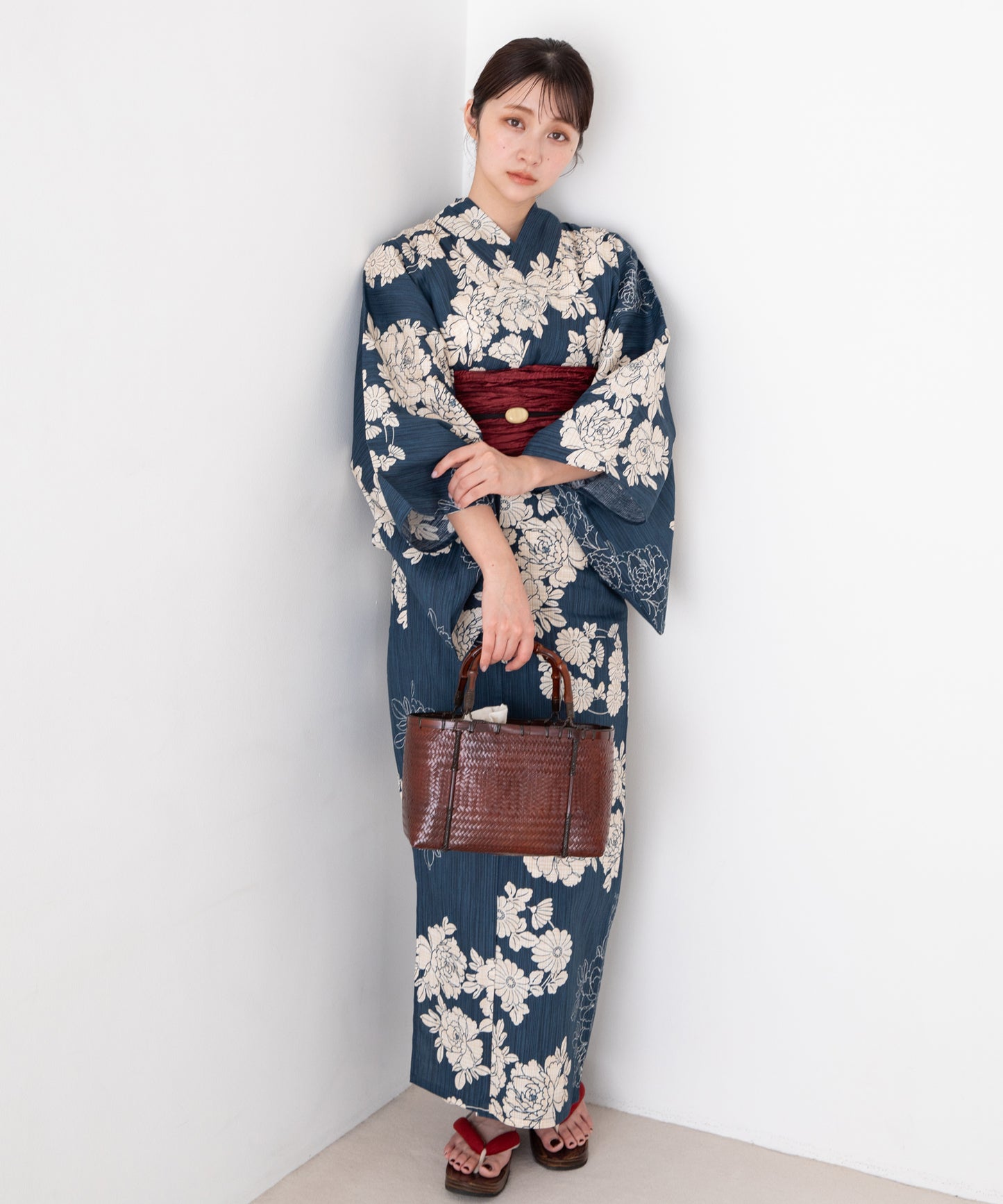 宵紺の花涼み こだわり浴衣5点セット (浴衣/帯/下駄/腰紐/着付け冊子)