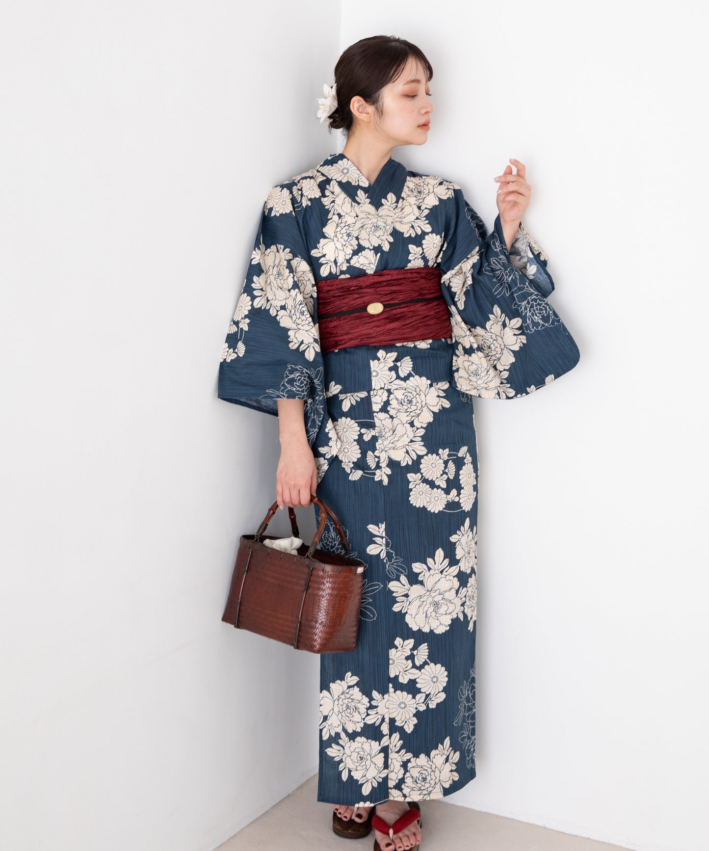 宵紺の花涼み こだわり浴衣5点セット (浴衣/帯/下駄/腰紐/着付け冊子)