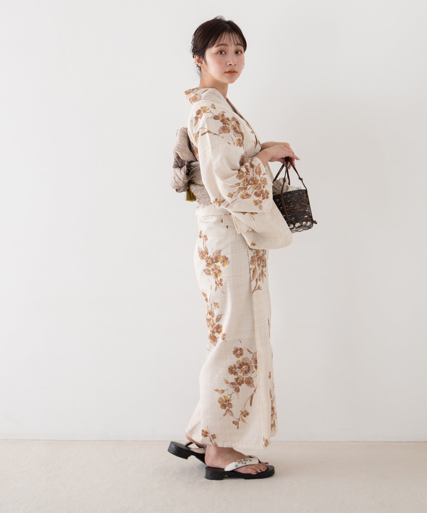 暮色の花そよぎ こだわり浴衣5点セット (浴衣/帯/下駄/腰紐/着付け冊子)