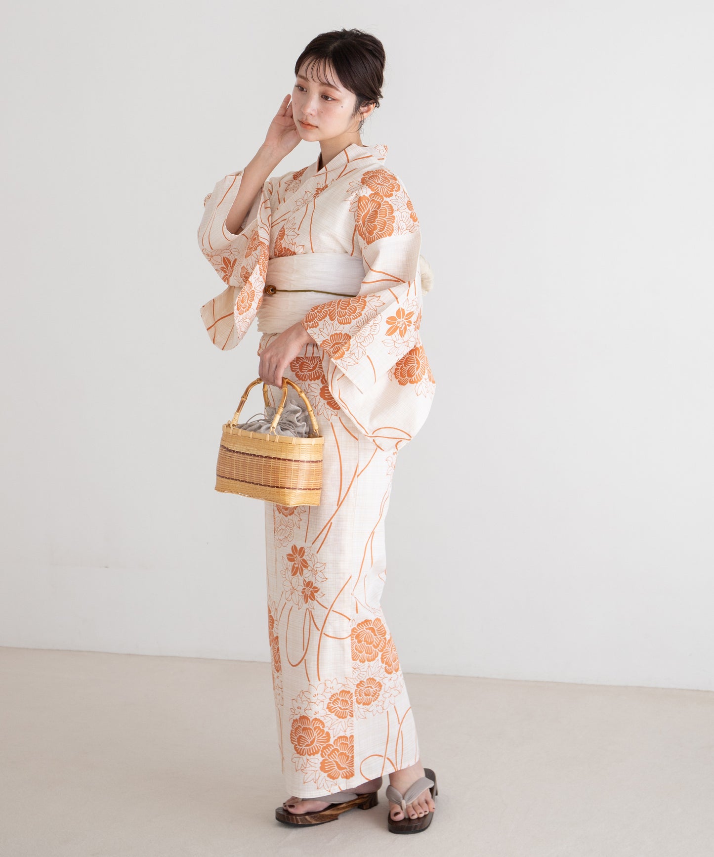 淡橙の花あそび こだわり 浴衣 5点セット (浴衣/帯/下駄/腰紐/着付け冊子)