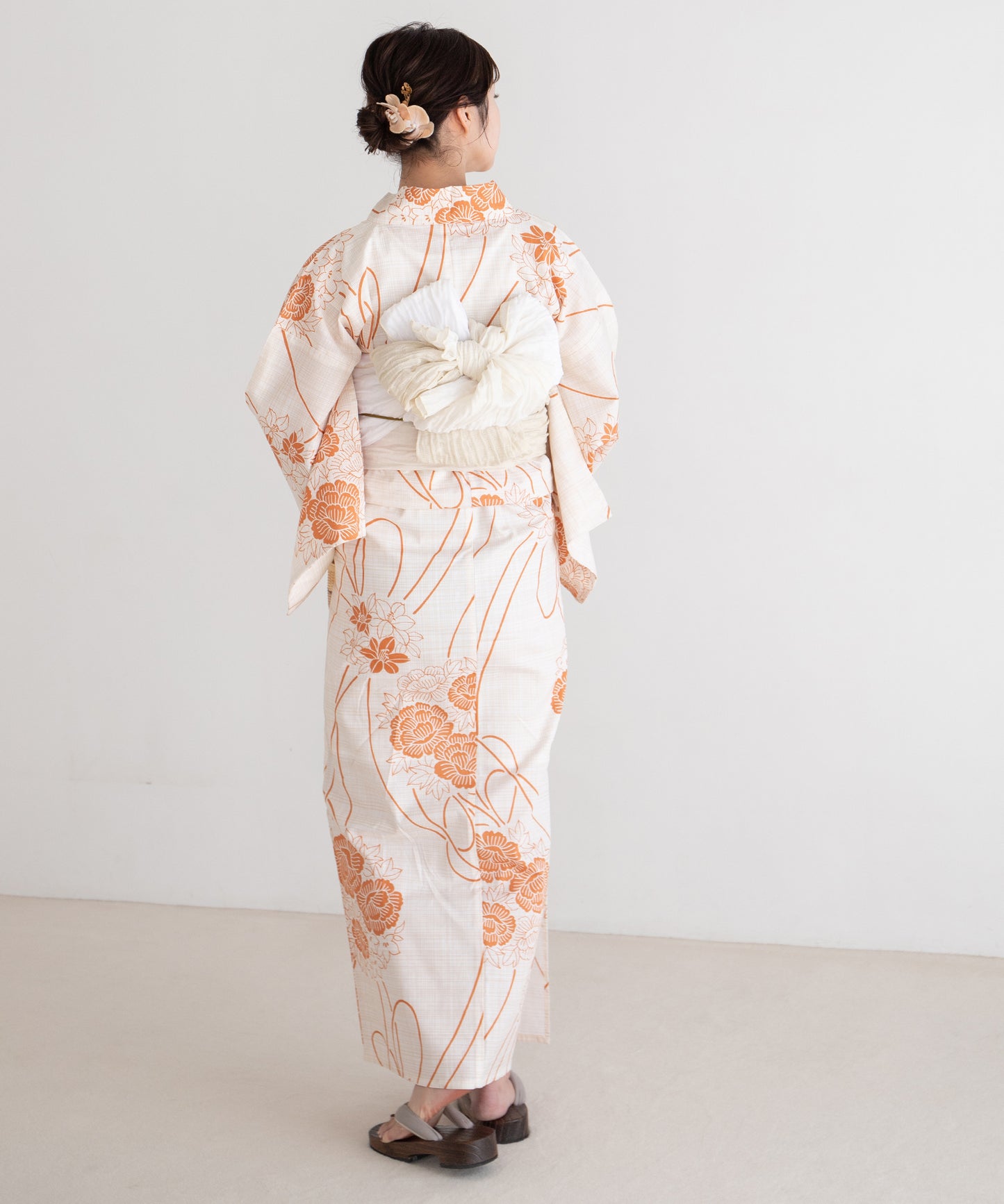 淡橙の花あそび こだわり 浴衣 5点セット (浴衣/帯/下駄/腰紐/着付け冊子)