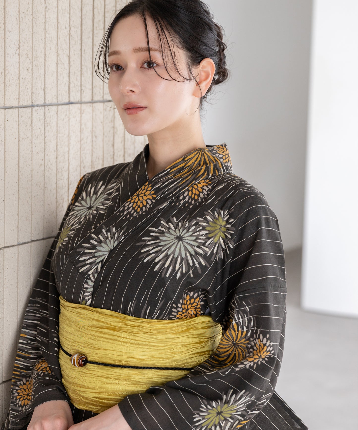 黄彩の花火 こだわり浴衣5点セット(浴衣/帯/下駄/腰紐/着付け冊子)