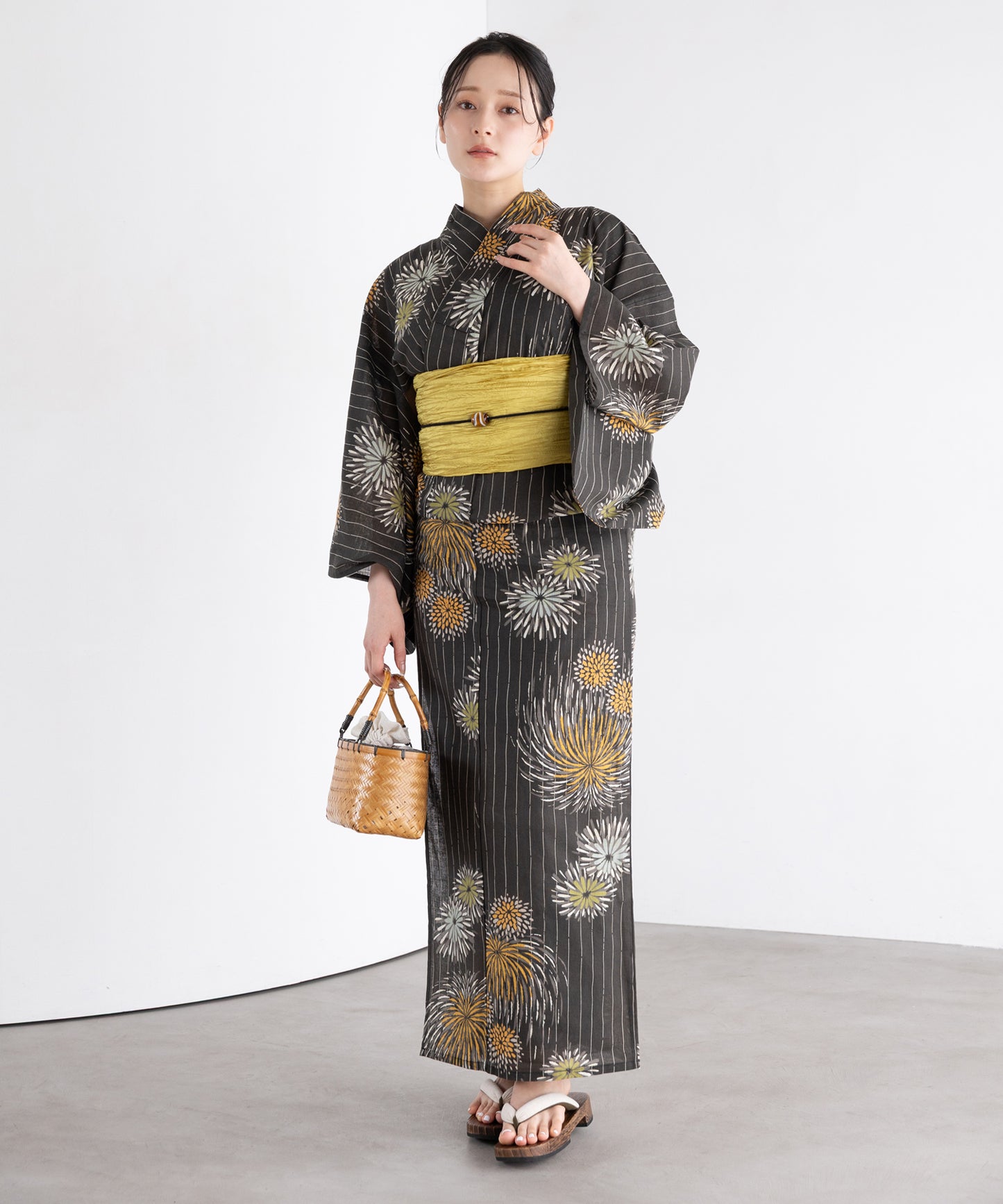 黄彩の花火 こだわり浴衣5点セット(浴衣/帯/下駄/腰紐/着付け冊子)
