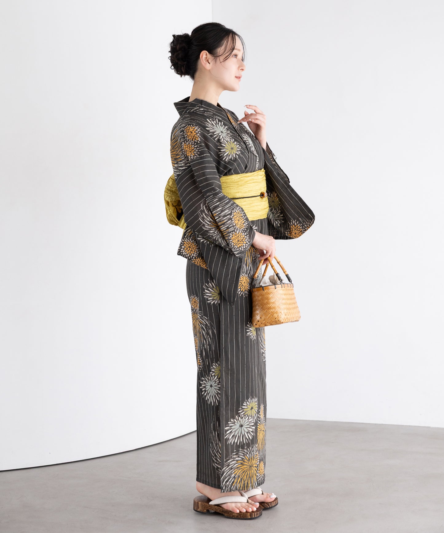 黄彩の花火 こだわり浴衣5点セット(浴衣/帯/下駄/腰紐/着付け冊子)
