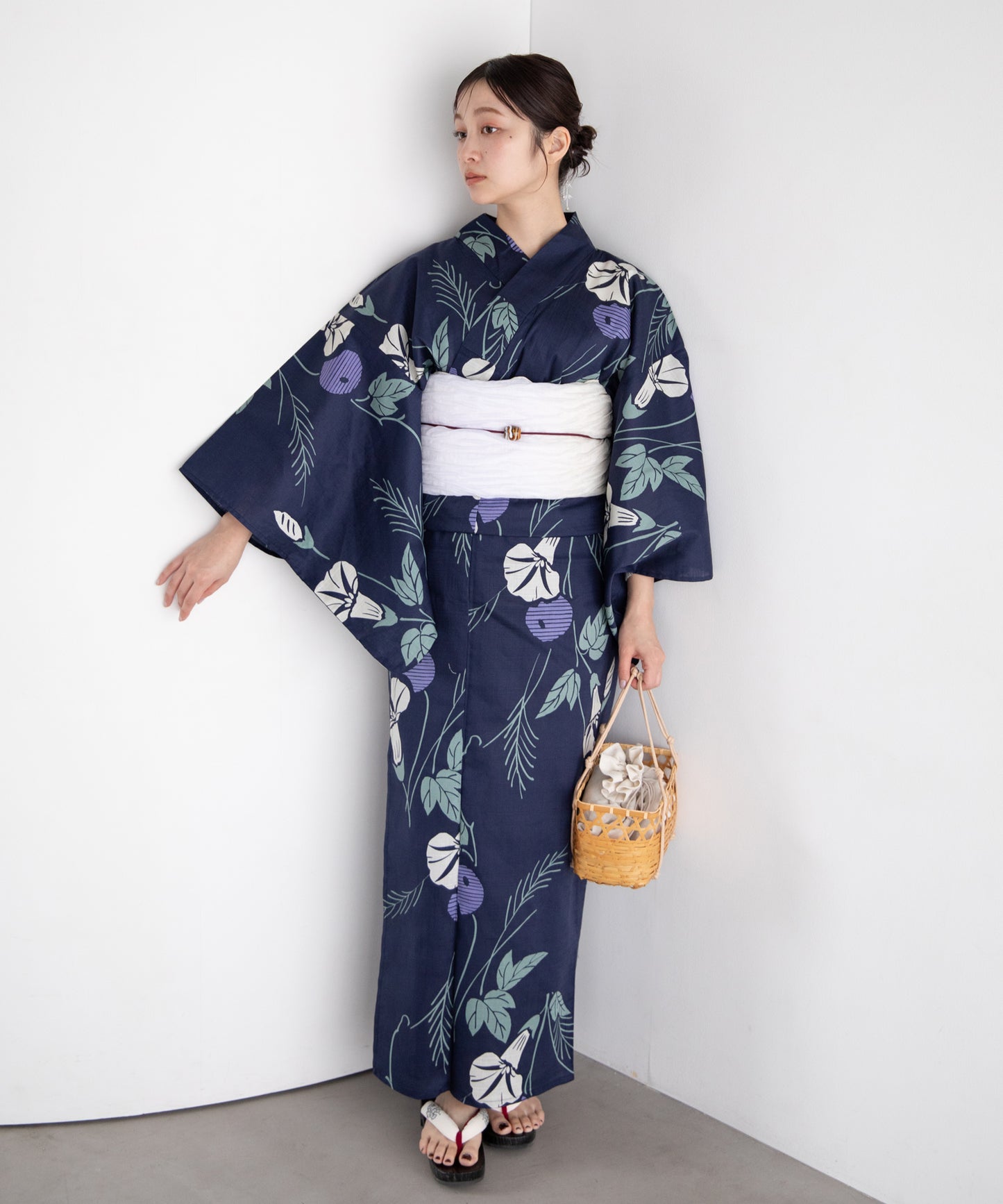 宵の朝顔 こだわり浴衣5点セット (浴衣/帯/下駄/腰紐/着付け冊子)