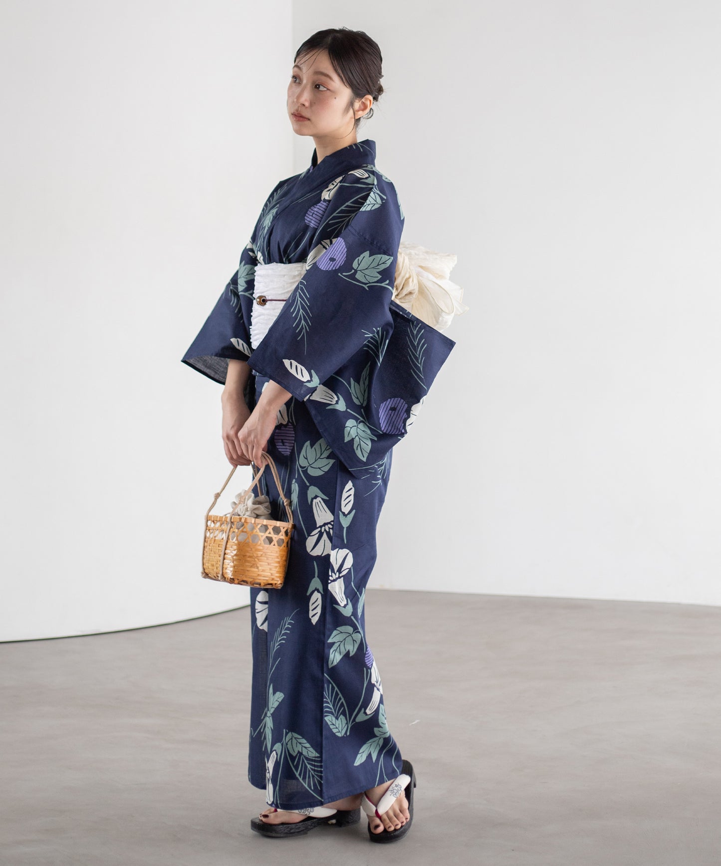 宵の朝顔 こだわり浴衣5点セット (浴衣/帯/下駄/腰紐/着付け冊子)