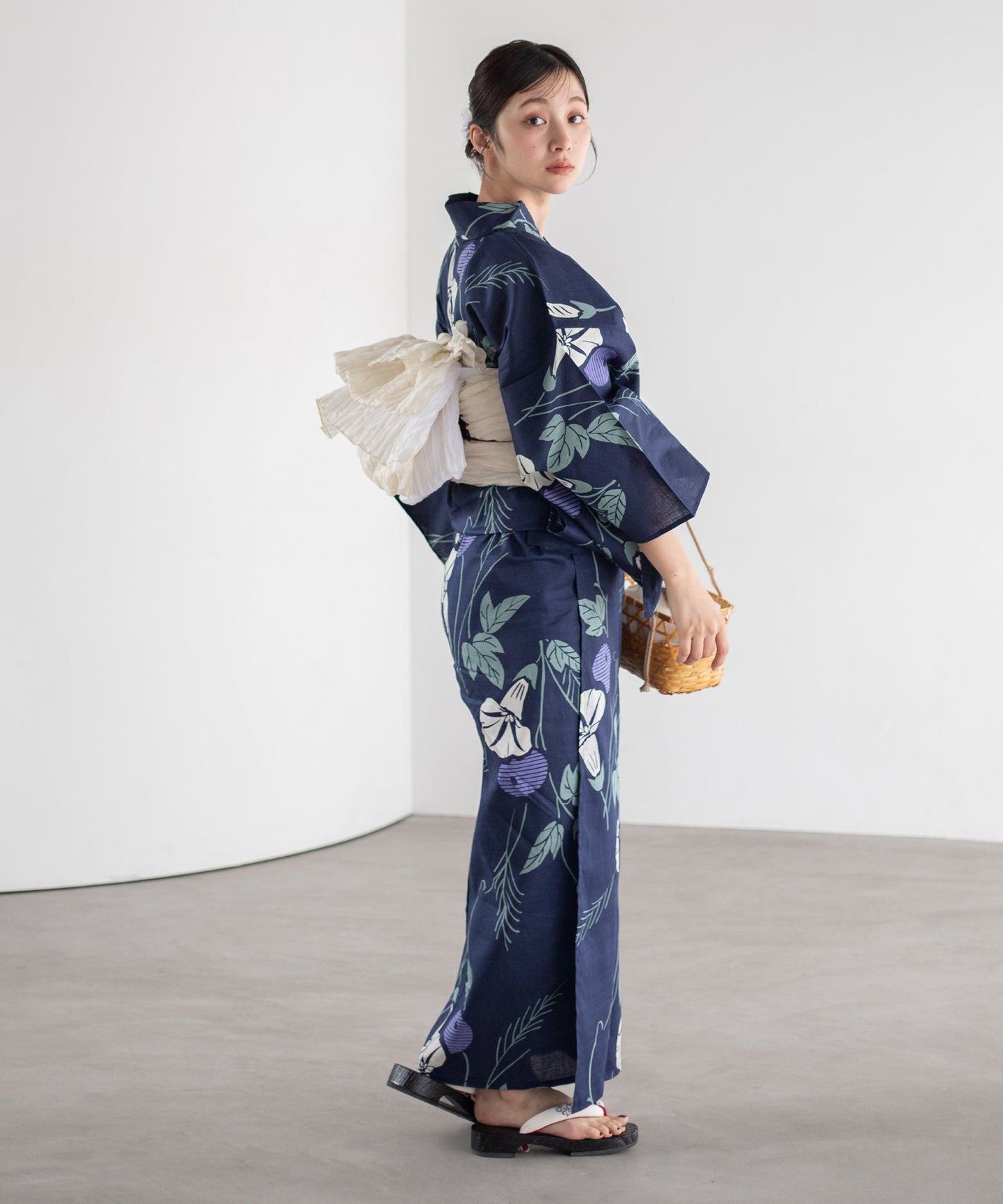 宵の朝顔 こだわり浴衣5点セット (浴衣/帯/下駄/腰紐/着付け冊子)