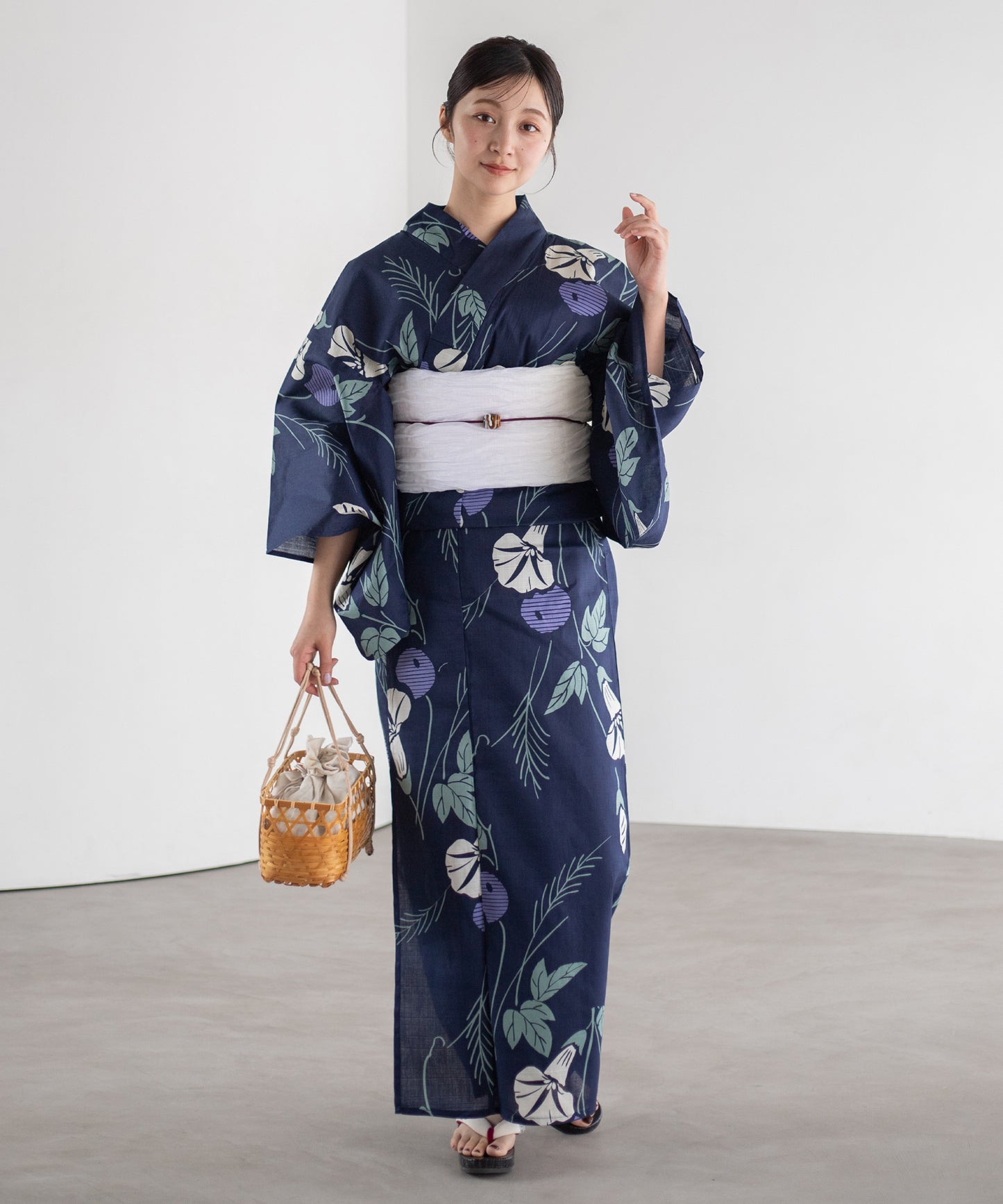 宵の朝顔 こだわり浴衣5点セット (浴衣/帯/下駄/腰紐/着付け冊子)