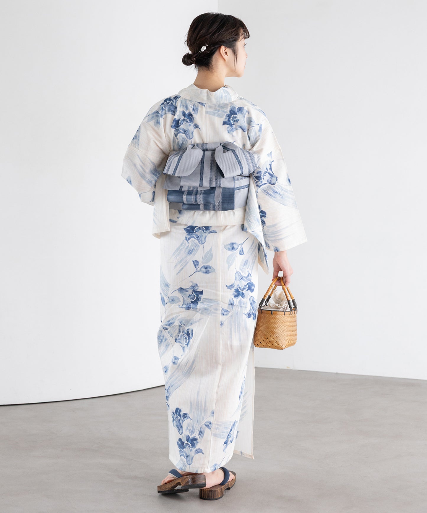 水影に花 こだわり浴衣5点セット (浴衣/帯/下駄/腰紐/着付け冊子) 麻混 綿麻 楊柳生地