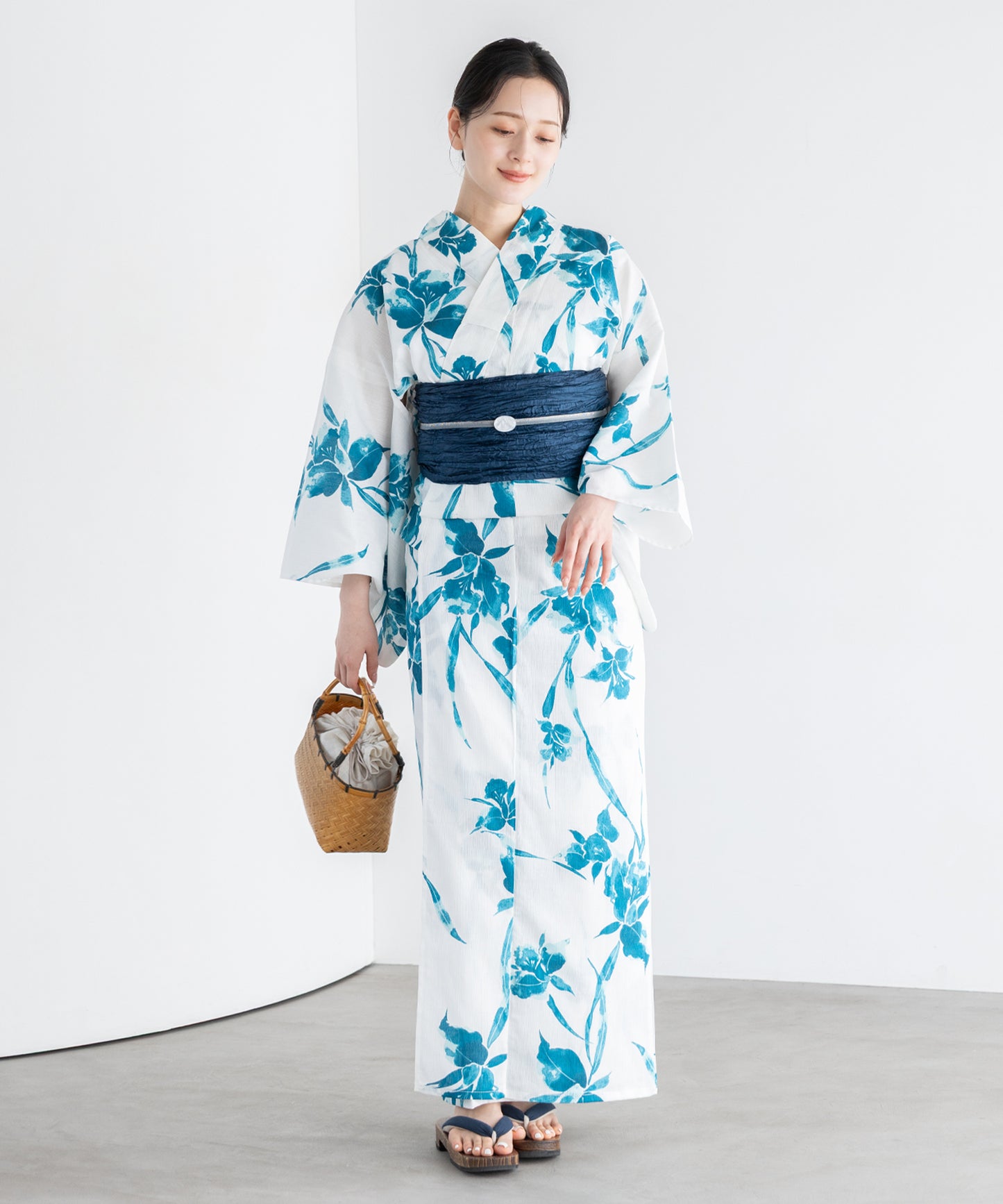 水彩のあやめ こだわり浴衣5点セット (浴衣/帯/下駄/腰紐/着付け冊子) 麻混 綿麻 楊柳生地