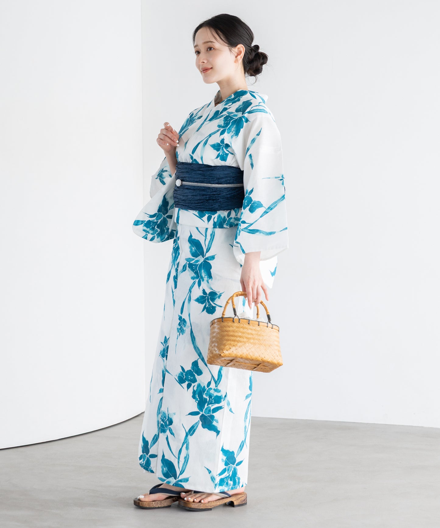 水彩のあやめ こだわり浴衣5点セット (浴衣/帯/下駄/腰紐/着付け冊子) 麻混 綿麻 楊柳生地